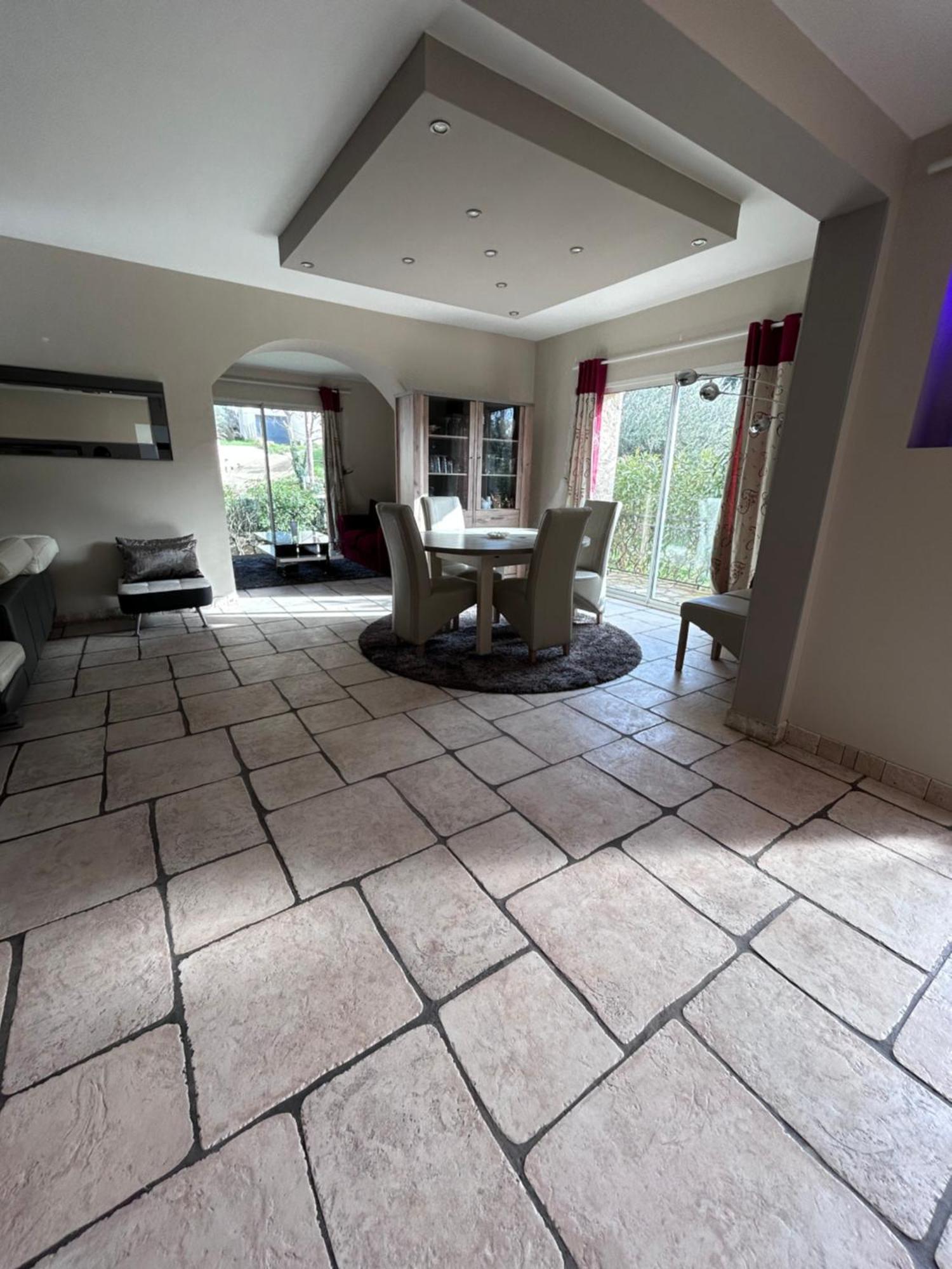Maison Familiale A Villa *