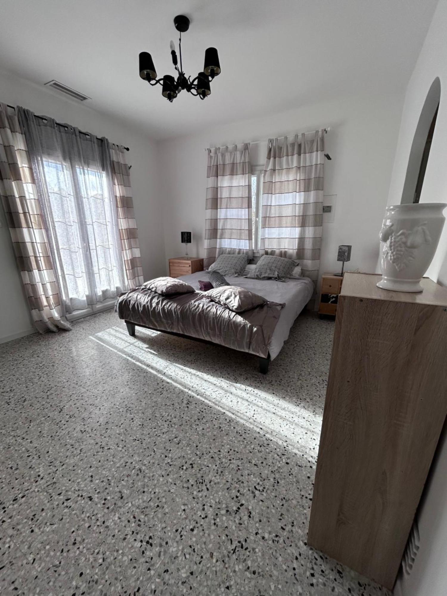 Maison Familiale A Nimes