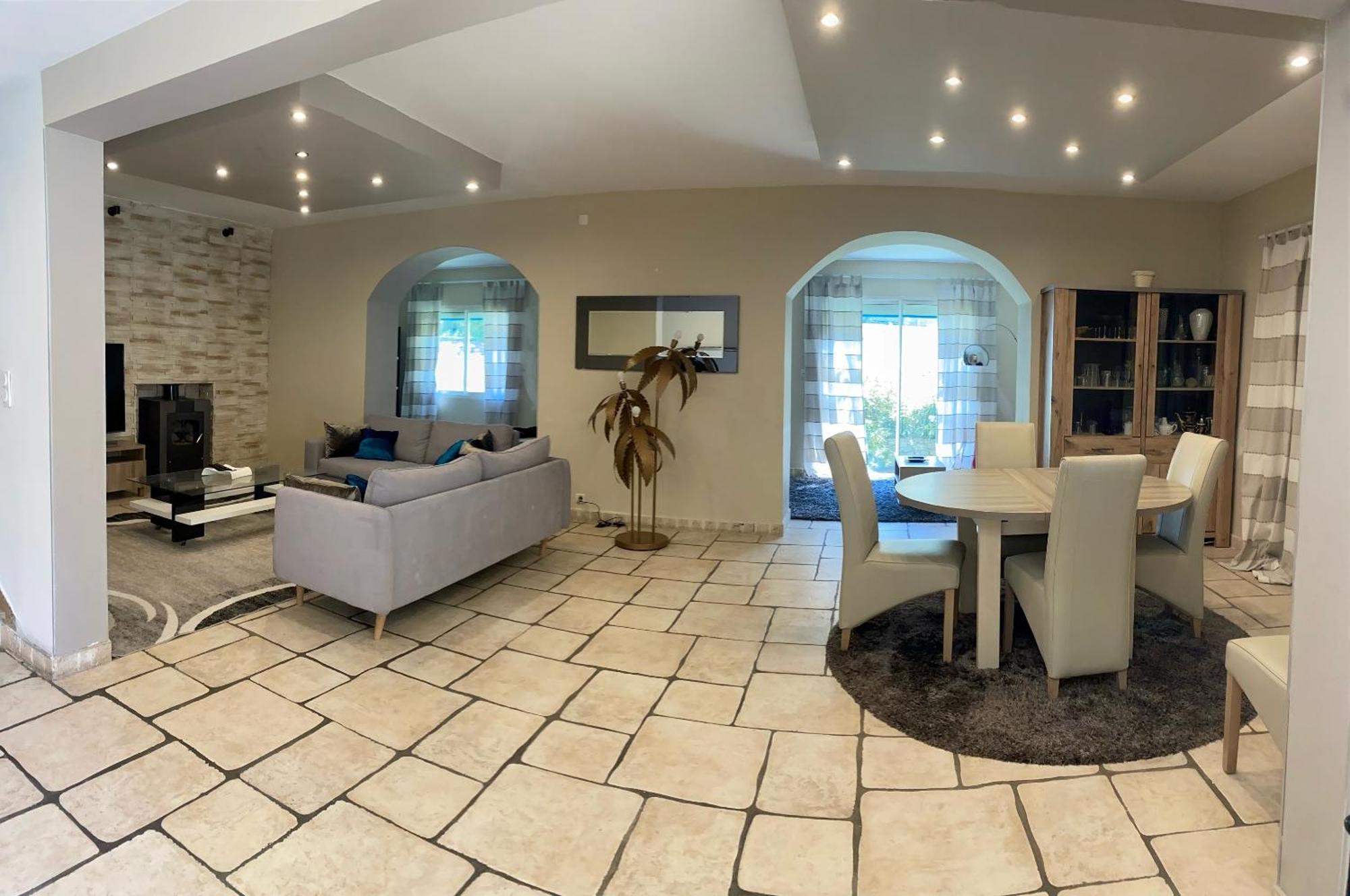 Maison Familiale A Villa Nimes